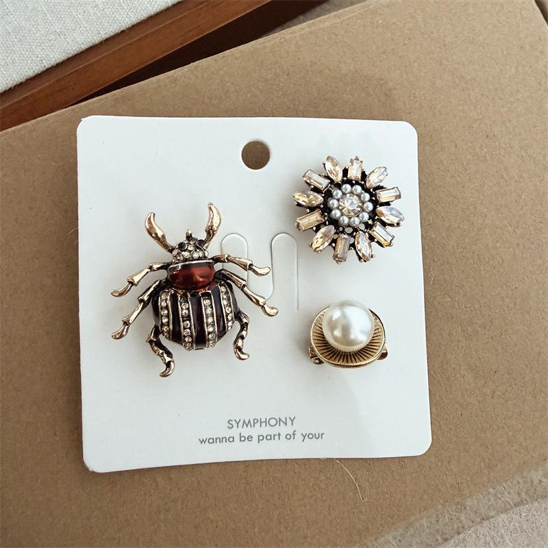 Vintage Distressed Brooch Set: Coco Style Corsage Pin Collection