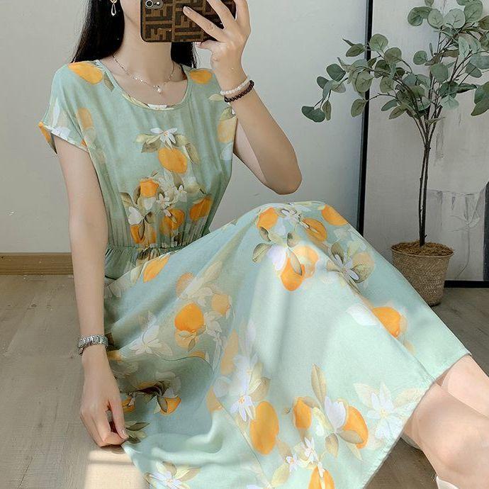 Свободное и обтягивающее хлопково-шелковое платье с короткими рукавами для летней — фото 30