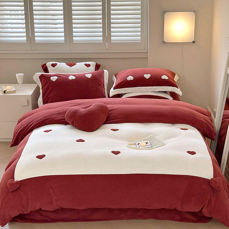 

Plush Romantic Love Heart Duvet Set - Thick Red Velvet Four-Piece for Autumn/Winter Weddings 1.8m (Fits 200*230 duvet)