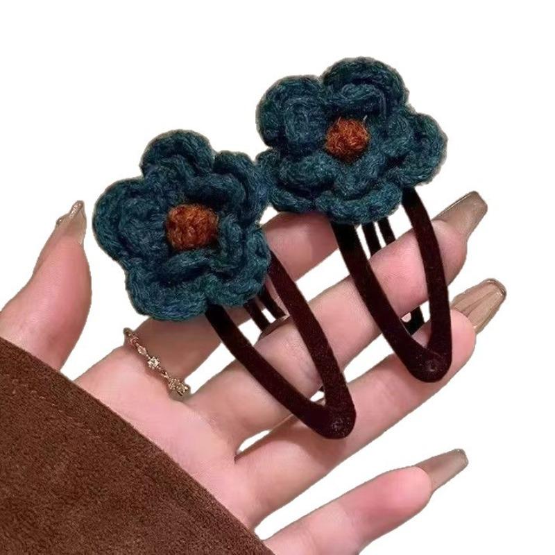 2Pcs yarn flower side hair clip for women, suitable for wispy bangs, a holiday gift.