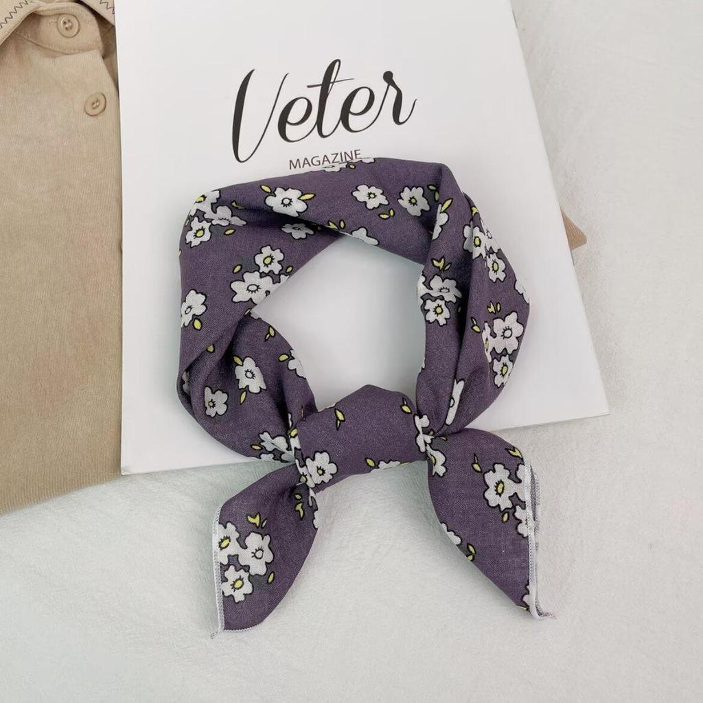 Retro Green Floral Small Silk Scarf - Korean Style Women's Versatile Autumn/Spring Accessory, Thin Square for Neck or Headband