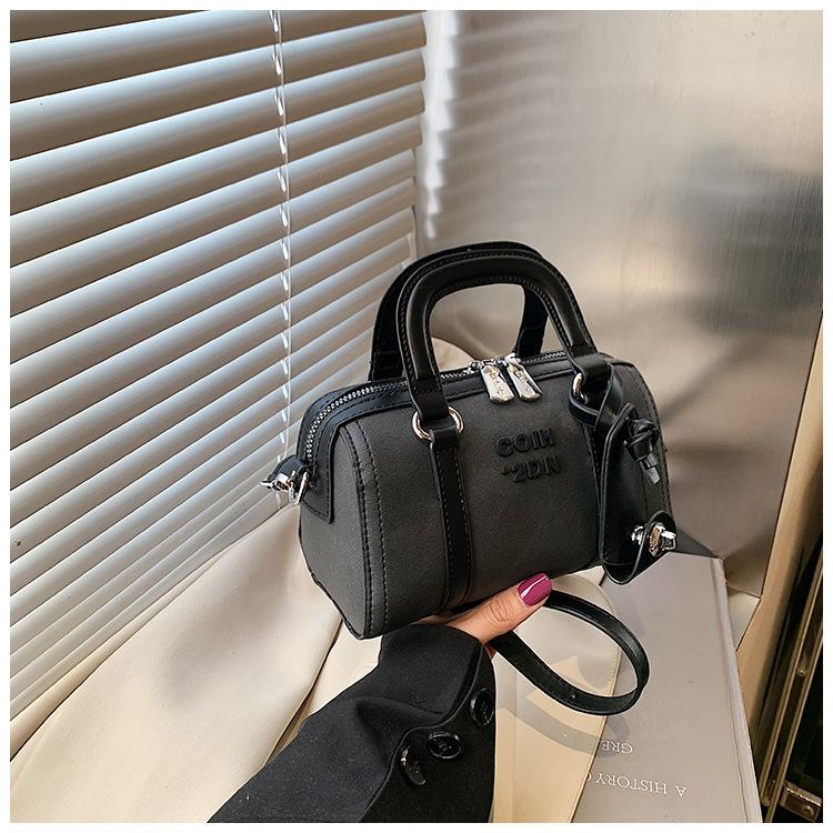 Premium pillow bag women s 2025 winter new retro simple casual shoulder bag trendy versatile women s bag