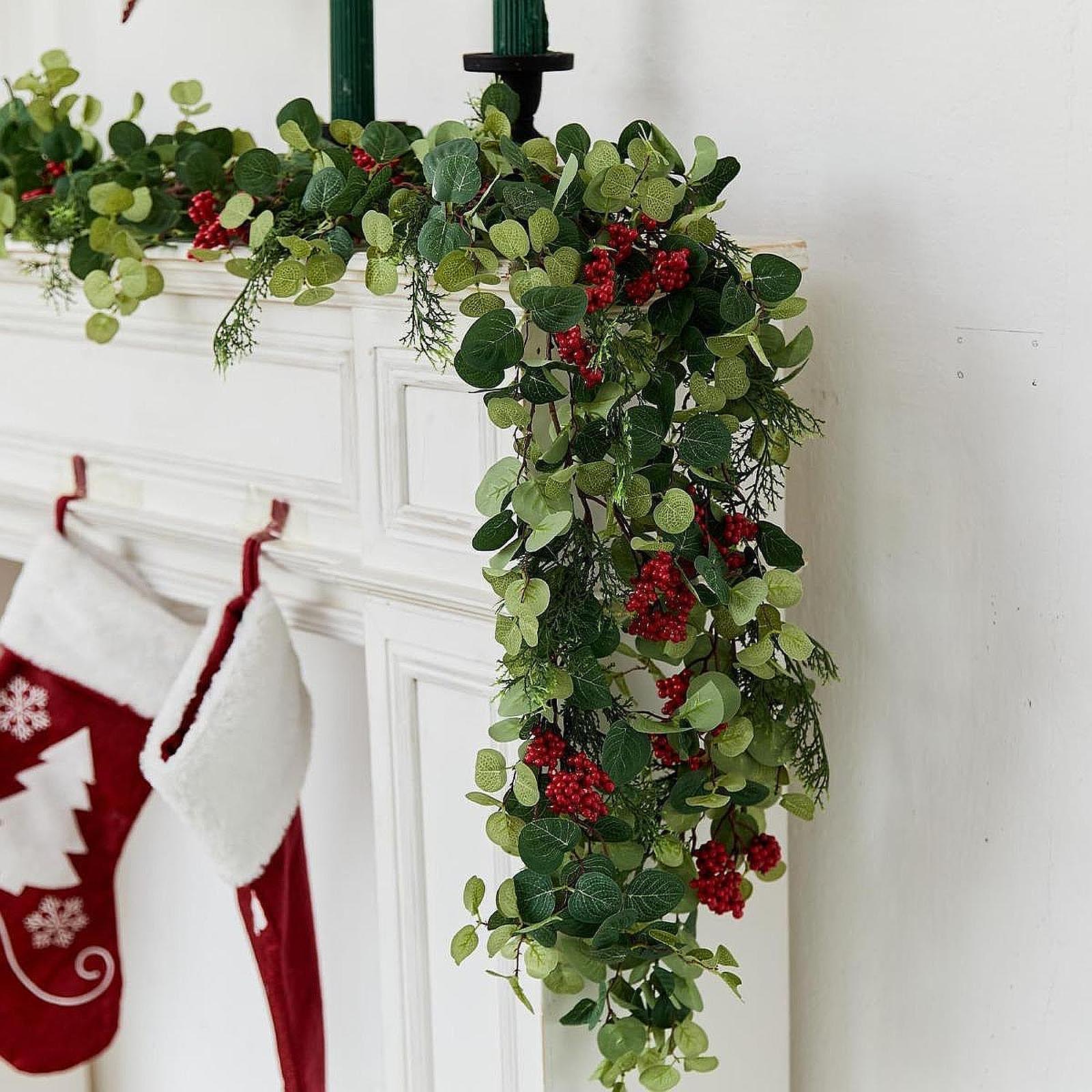 

Festive Christmas Artificial Pine Garland Realistic Green Leaves Hanging Ornament for Home Tree Door Mantel