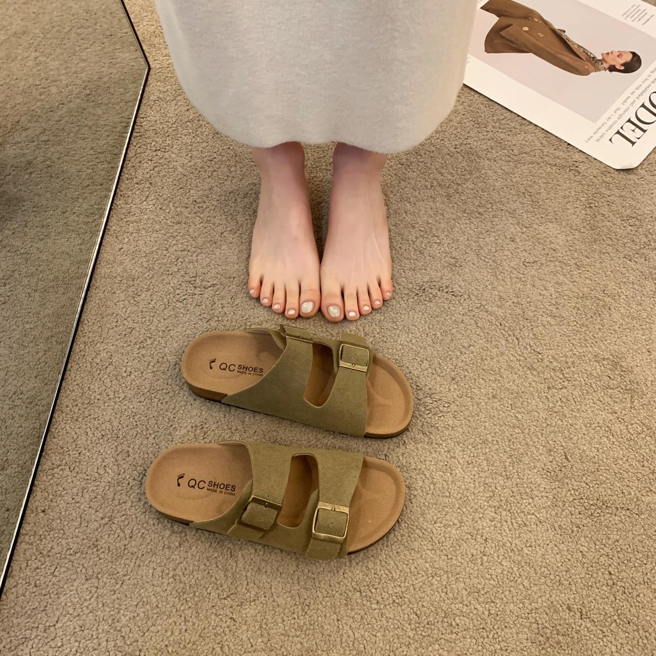 

Летние новые тапочки с пряжкой, женские пляжные модные сандалии с застежкой-клипсой, повседневные тапочки, удобные для ходьбы на открытом воздухе, шлепанцы 42 зелёный
