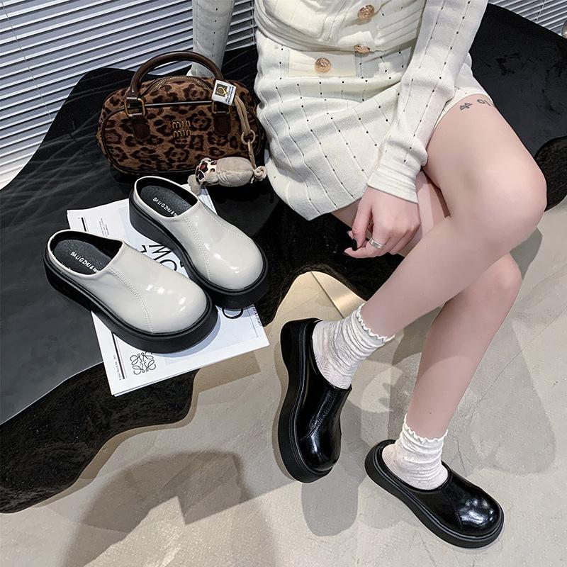 Platform loafers women's spring and autumn 2025 new fashion British college style increases height and thinness, one pedal small leather shoes