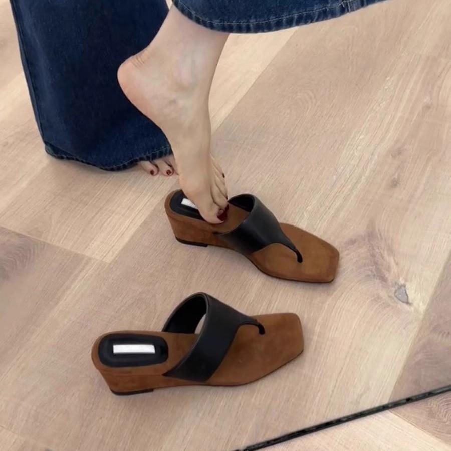 Keep version~ Thick-soled heightening flip-flops, retro minimalist square toe cool slippers, women's slope heel beach shoes