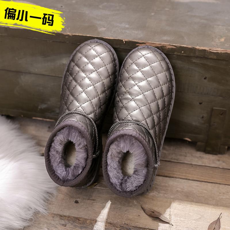 Fleece thickened snow boots women's 2025 winter new cold-proof short cotton boots warm Northeast cotton shoes flat short boots