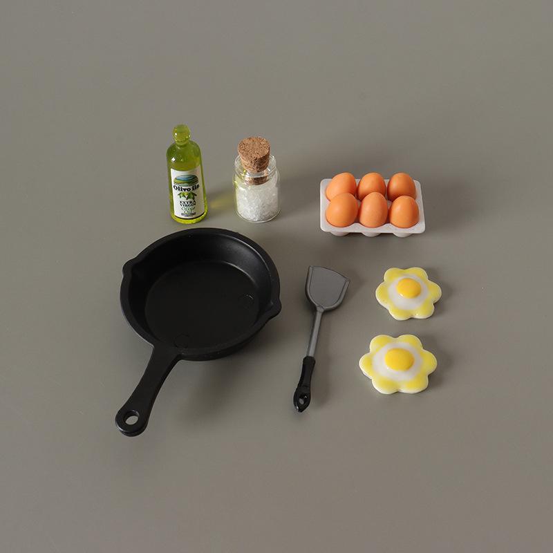 Pretend Play Toy Set, Miniature 1:12 Dollhouse Kitchen Egg Frying Pan Scene Props