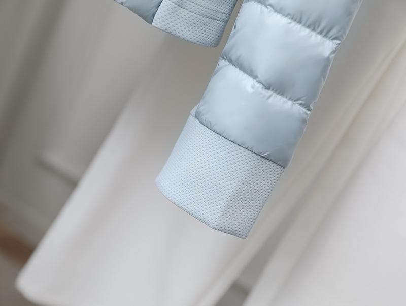 Pearlescent Women's Lightweight 90% Goose Down Jacket: Versatile Light Luxury for Layering or Outerwear