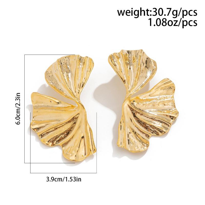 Exaggerated metal ginkgo biloba stud earrings, trendy girl sweet cool wind shell pattern earrings