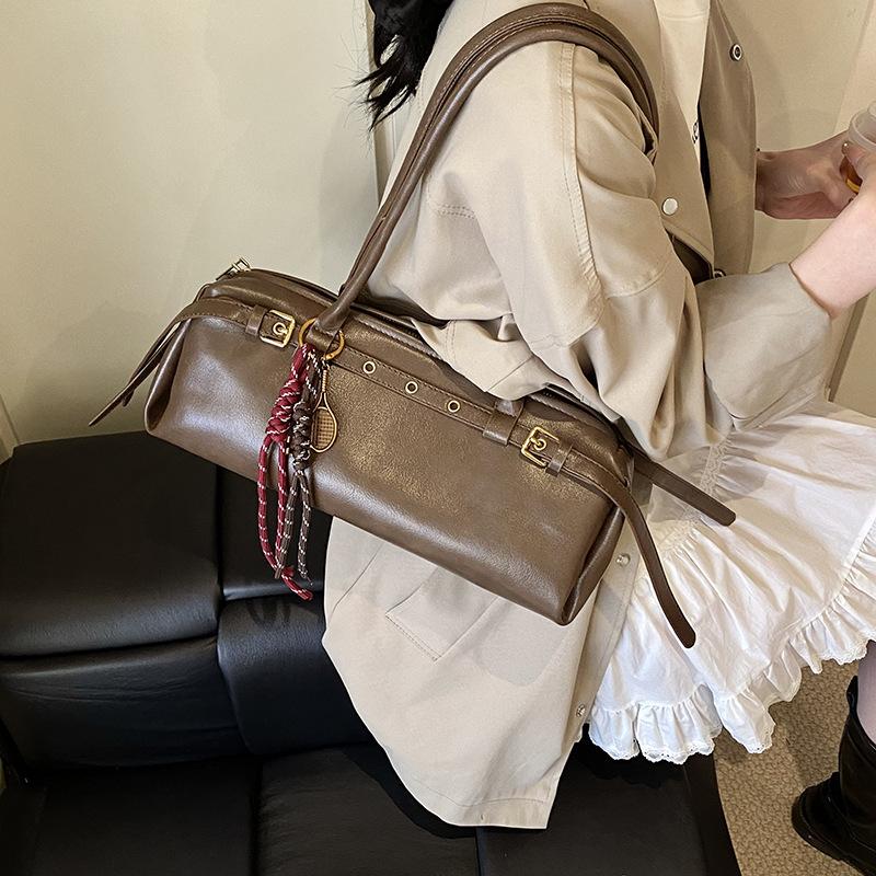 Niche Retro Baguette Bag Women's New Fashion Hand Carry Underarm Bag High-end Casual Shoulder Bag