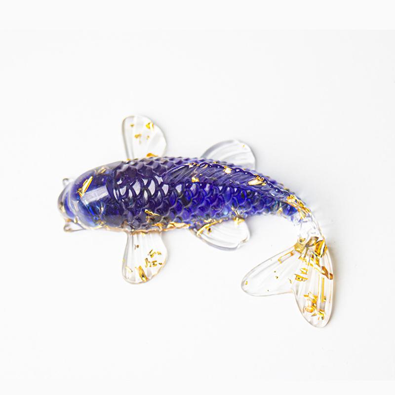 Neue 1 Stück Kristallstein Kies Glückskarpfen Figur Harz Mini Quarz Fancy Karpfen Statue Heimdeko Schreibtischornament Geschenk