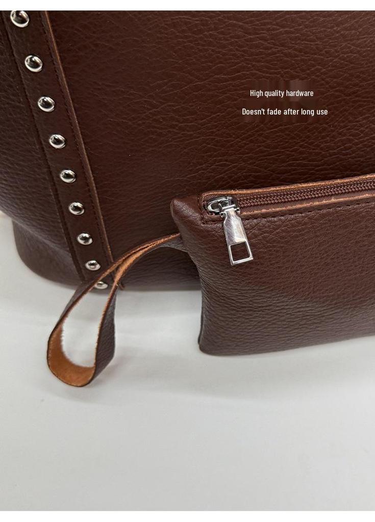 2026 Versatile Commuter Shoulder Bag - High-End Large Capacity with Rivets