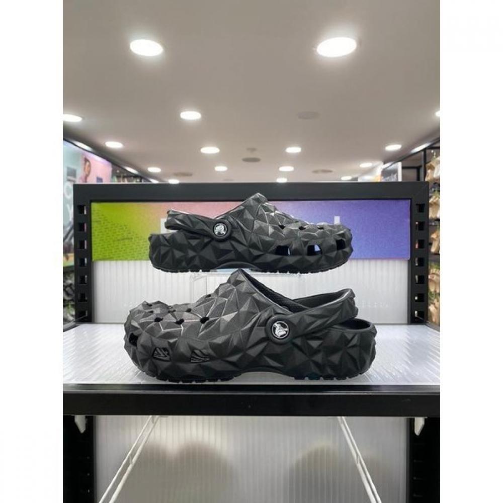 

Crocs Classic Geometric Clog 209563 001 Black black/230