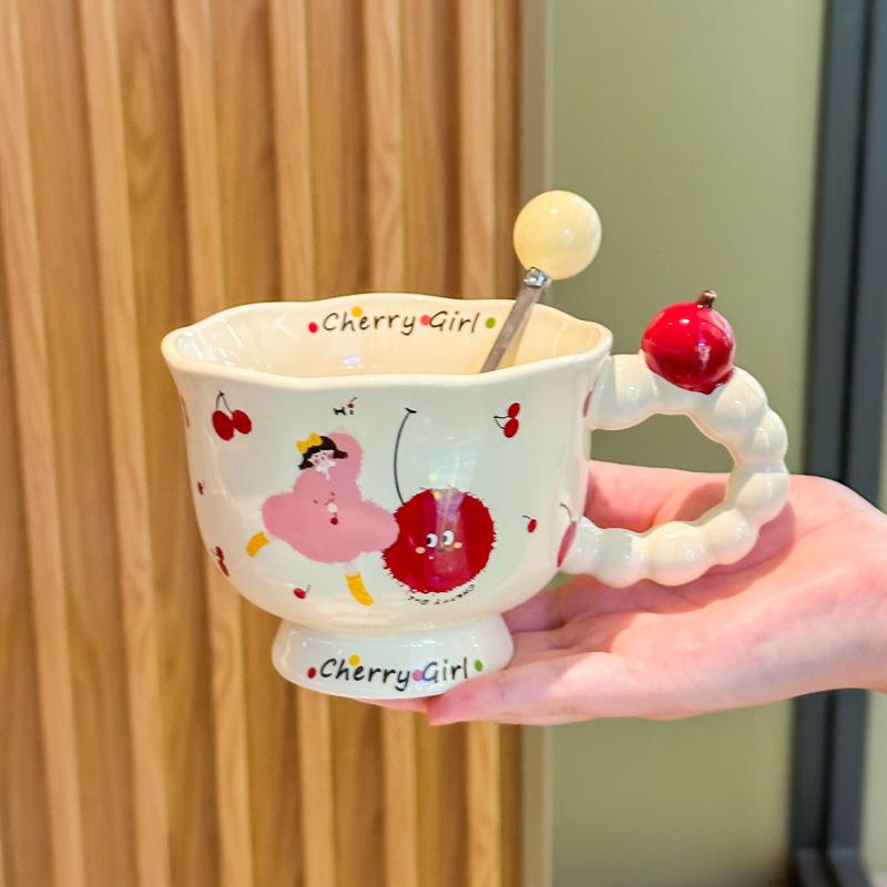 Send a birthday gift to a girlfriend, a cute cherry girl ceramic mug, a girl's souvenir gift box, and a graduation gift.