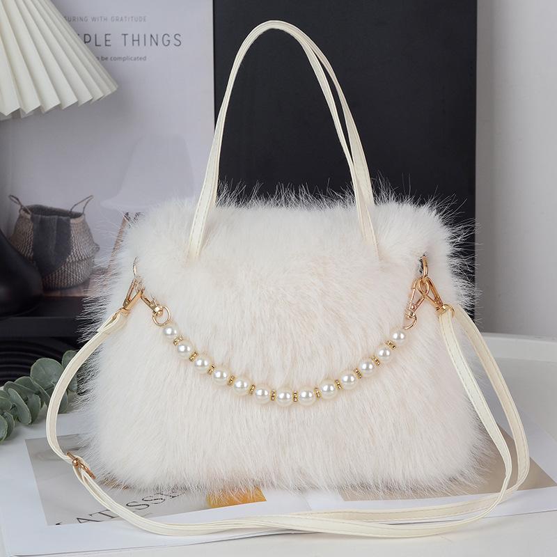 

Winter New Soft Plush Portable Female Mini Handbags Fashion Versatile Pearl Small Square Women s Crossbody Bag Soft Texture Ladies Messenger Bags білий