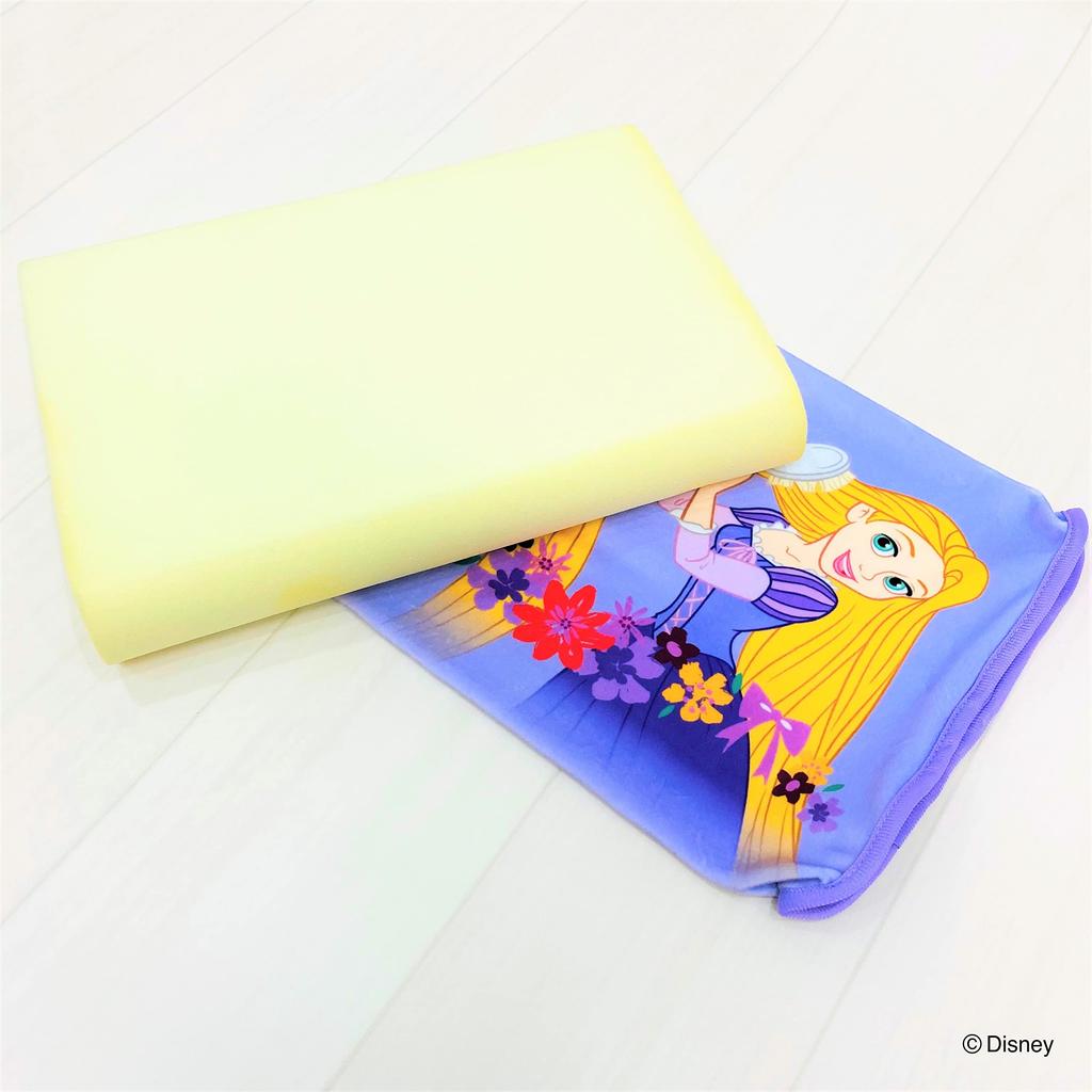 MORIPiLO Polštář Morishita z paměťové pěny Rapunzel 35x25cm nízký pratelný potah součástí balení plněný polštář s postavičkami Disney princezen fialový 4620863