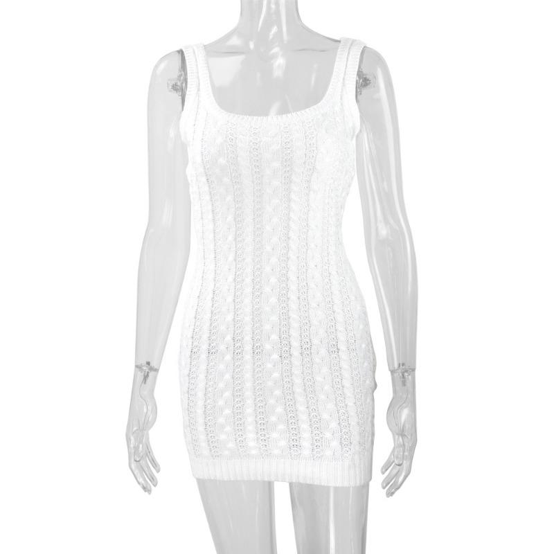 Σέξι φόρεμα με στενή γραμμή, λευκό πουλόβερ με τιράντες και φούστα που τυλίγεται στους γοφούς, φθινόπωρο/χειμώνας