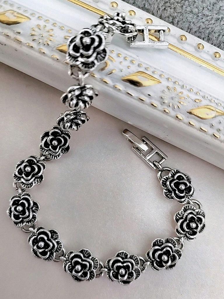 Retro personality exaggerated hollow rose shape distressed finish bracelet suitable for women Valentine's Day mother Mother's Day gift