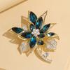 Elegante Blumenbrosche Anstecknadel für Damen Mode Kristallnadel Kleidung Anzug Accessoires Schmuck Geschenke