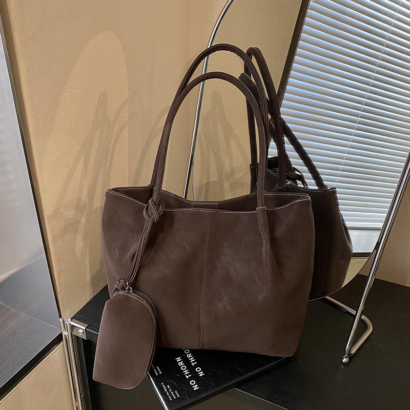 

Vintage matte tote bag women s 2025 autumn and winter new shoulder underarm bag large-capacity commuter handbag кавовий