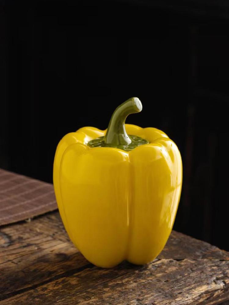 Pepper Shaped Ceramic Tea Storage Jar, Sealed Container with Lid, Used for Loose Leaf Tea Snacks and Spice Kitchen Jars