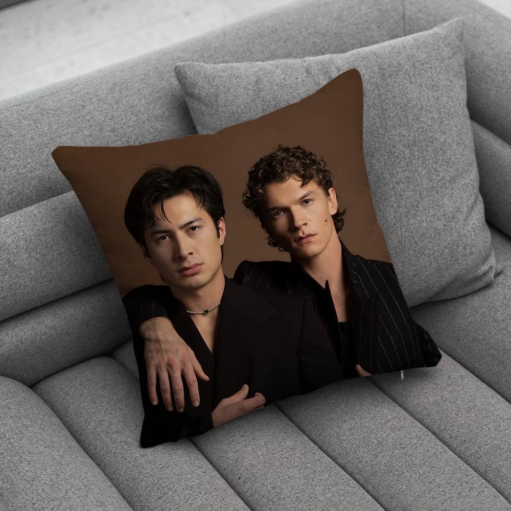 Beliebte TV-Heiz-Rivalität Kissenbezug Quadratisch Doppelseitiger Druck Kurzer Plüsch Sofa-Kissenbezug Schlafzimmer Nachttischkissen