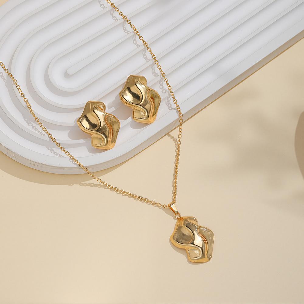 European and American Exquisite Irregular Luxury Creative Polygon Geometric Leaf Texture Flower Love Earrings Necklace Set