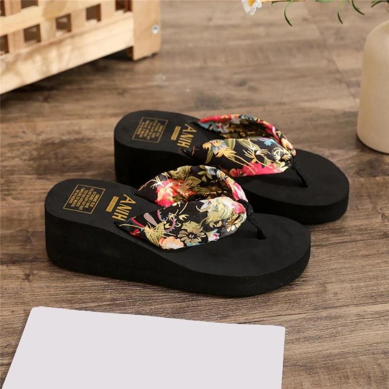 Fashion Sandals 2024 Summer New Shiny Diamond Flowers Thick Bottom Slope Heel Round Toe Clip Comfortable Flip-flops Women