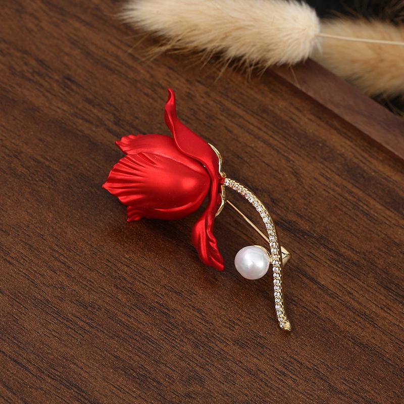 

Милый значок на лацкан в форме цветка, инкрустированный блестящими брошами для женщин, девушек, универсальная корсажная одежда, аксессуары, подарки