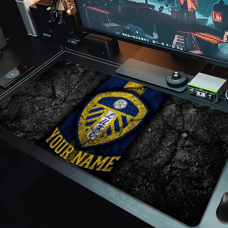 Leeds United Benutzerdefinierter Name Große Größe Mauspads Große Gaming-Tischunterlage Rutschfest für Laptop Tablet Großes Mauspads XXL Matte Mini-PC-Spielmatte Mit Verriegeltem Rand