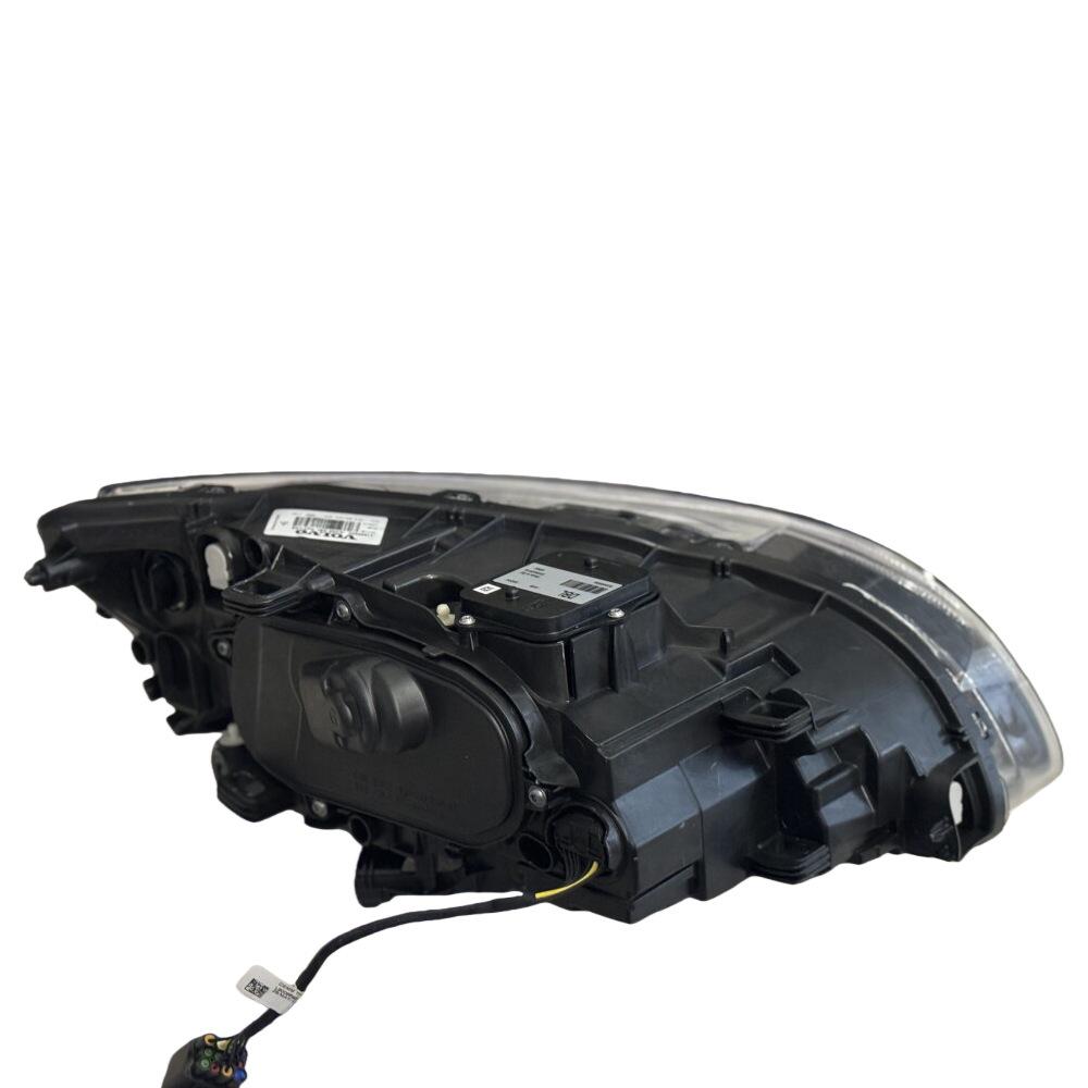 Volvo XC60 Headlight Assembly Right (2018-2025) - Part No. 32396584/32347381
