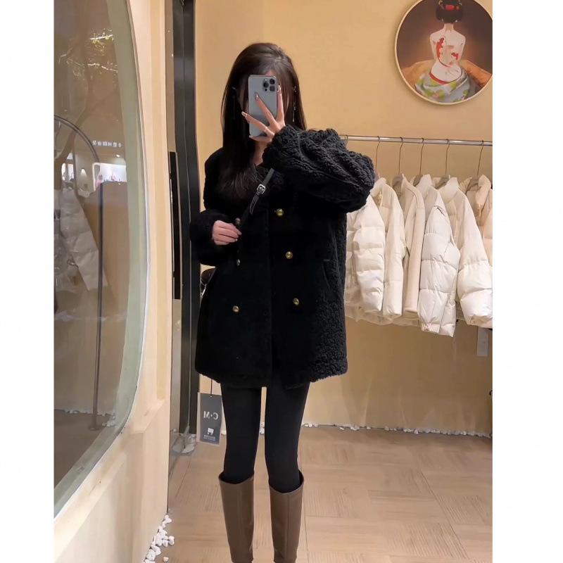 Korean-Style Women's Lambswool Fur Coat - Thick Double-Breasted Round Neck for Autumn/Winter 2025