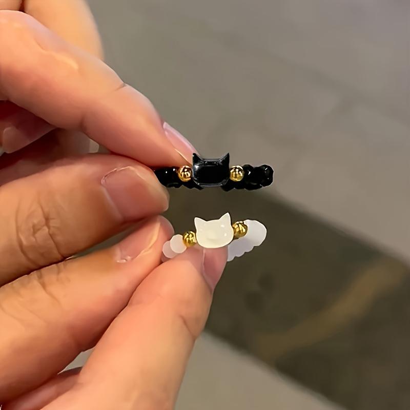2-Piece Set Of Black And White Cat Rings, Adjustable Elasticity, Fashionable Design