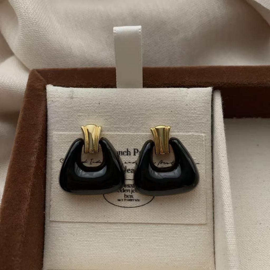 Irregular Ring Enamel Stud Earrings, Natural Light Luxury, High Sense, Fashionable Elegance and Luxury, New Autumn and Winter Earrings