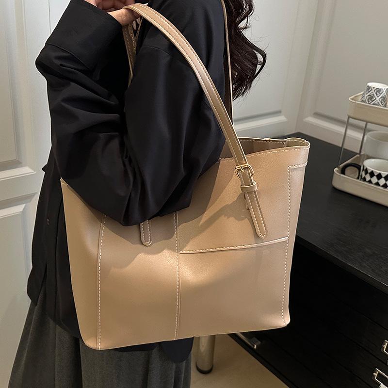 Hong Kong Style Retro Tote Bag for Women's New Korean Style Commuting Bag Fashionable Handheld Large Capacity Shoulder Bag