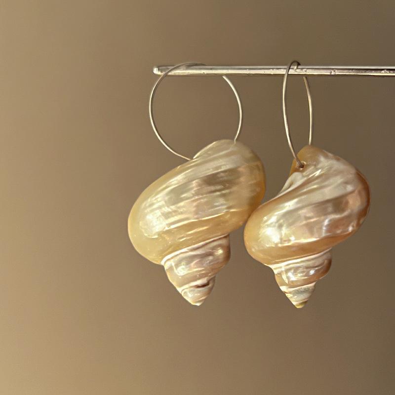 Holiday Wind Conch Shell Earrings Summer Small Fresh New Versatile Earrings Niche High-end Earrings Women
