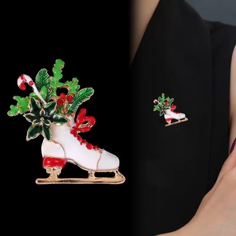 Christmas Series Brooch, Christmas Tree Bell, Boot Pin, Suit Accessory, Christmas Gift