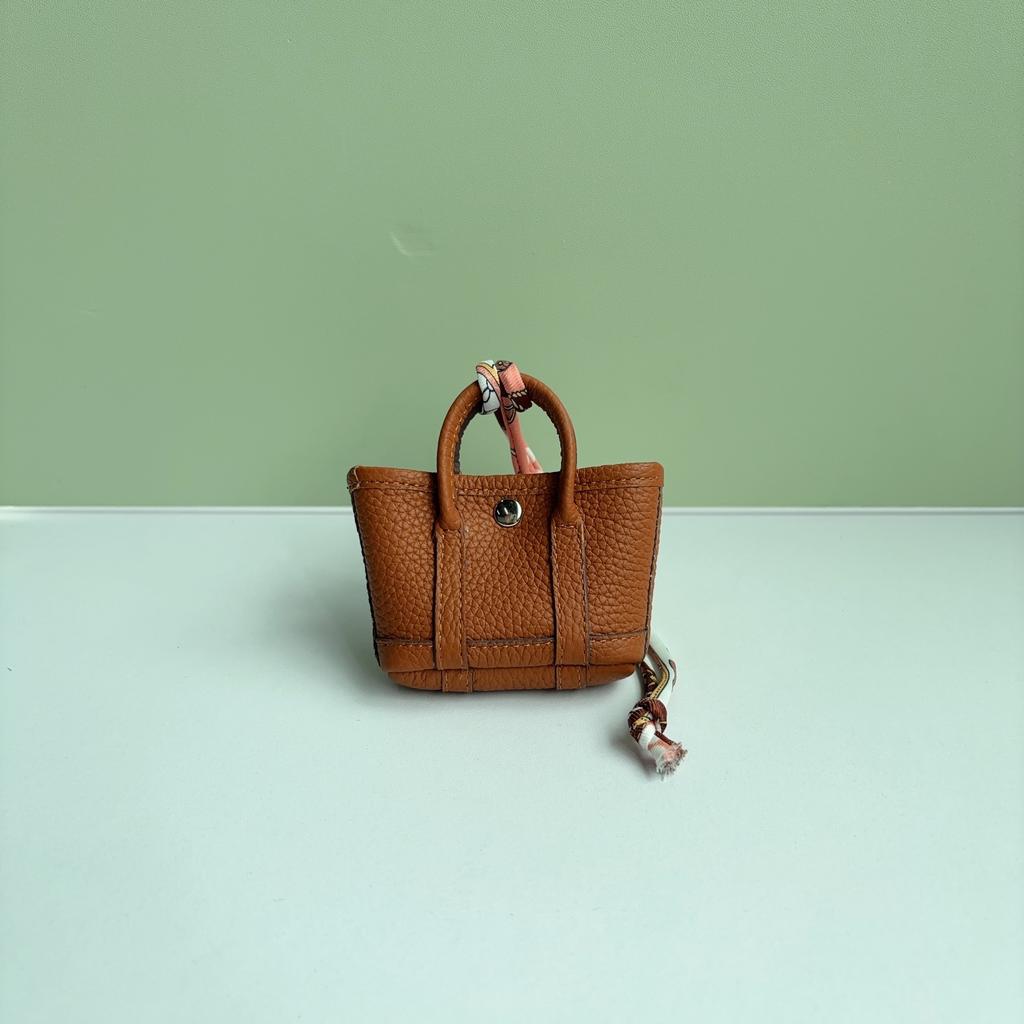 New leather garden small bag 2025 trendy mini garden bag foreign gas bag pendant creative car pendant