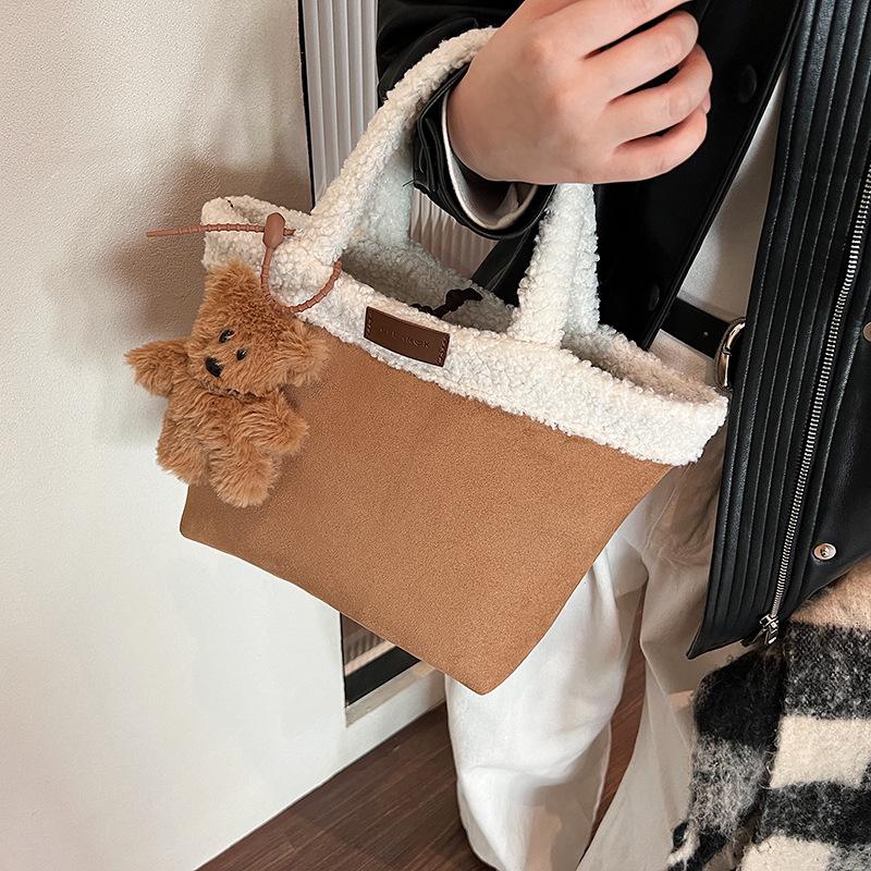 Plush bag women's autumn and winter 2025 new casual niche design plush handbag popular bucket bag