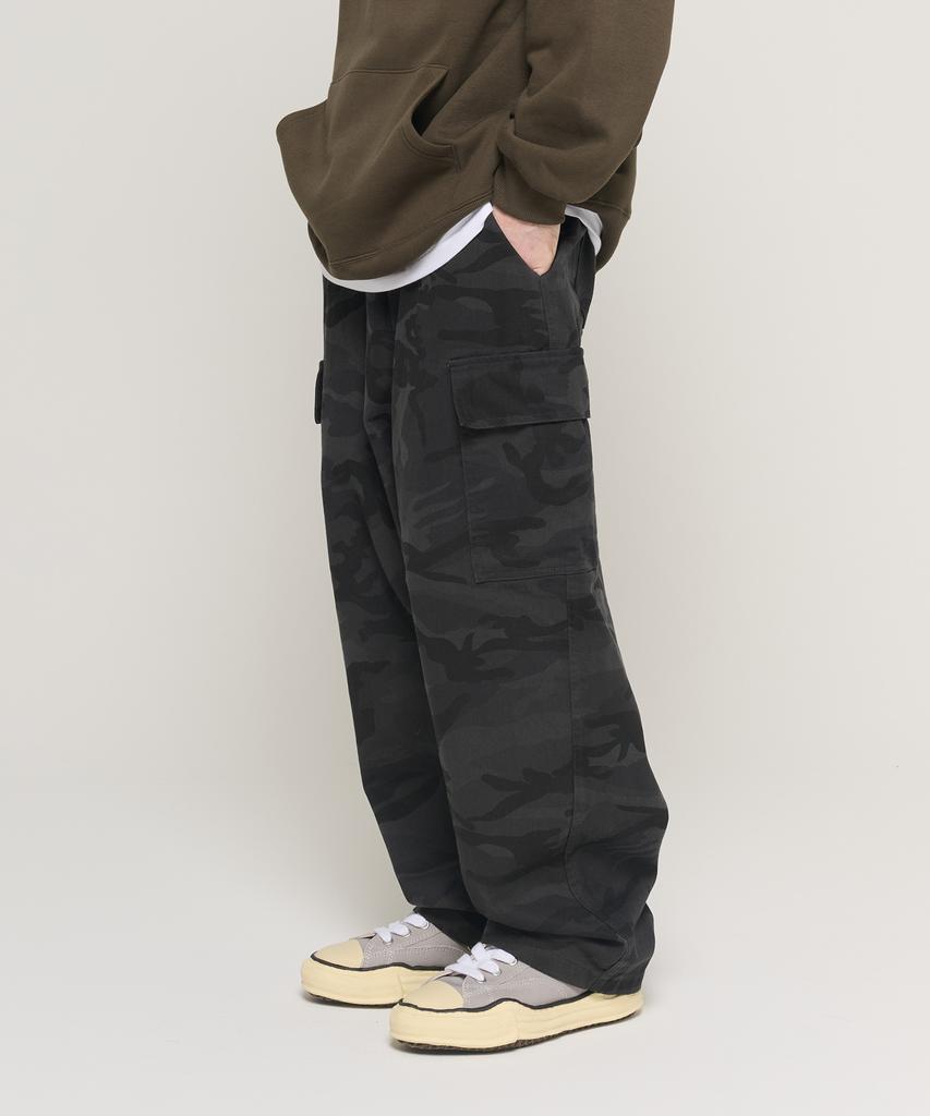 CARGOBROS Camo Pattern Bio Balloon Pants (Black)