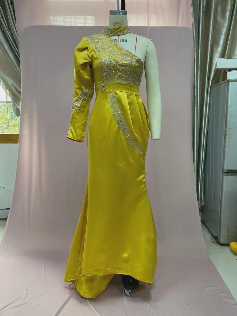 2025 Herbst Europäisches und Amerikanisches Goldenes Abendkleid mit Hohem Kragen für Damen