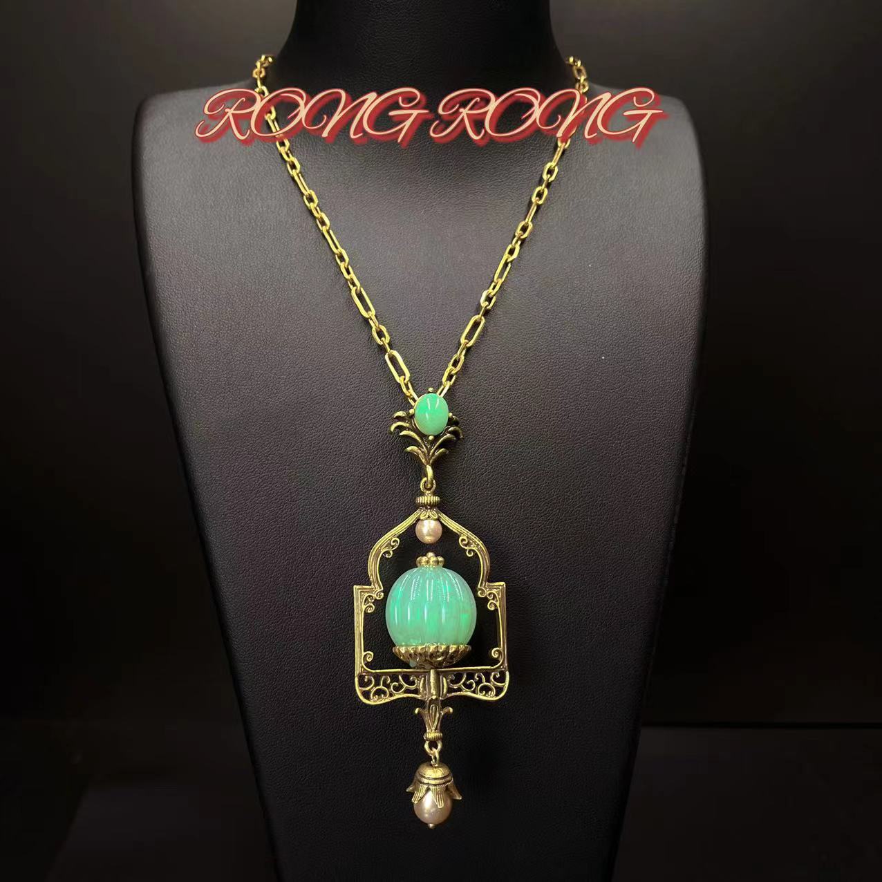 

Vintage French Palace Style Earrings New Chinese Heavy Industry Reflux Unique Products Used