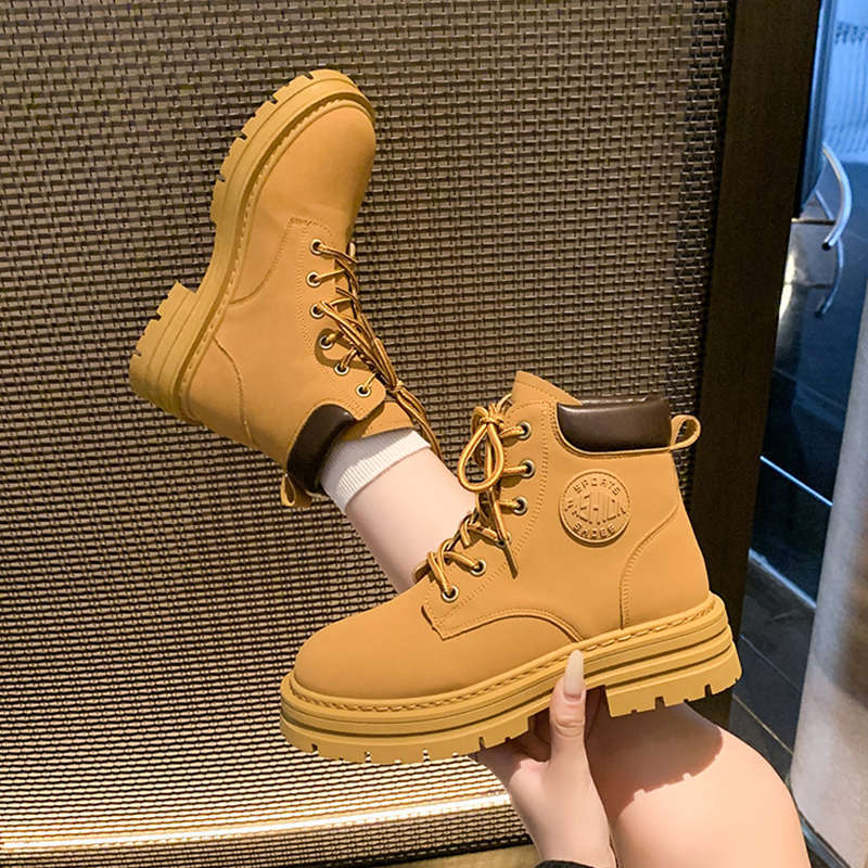 Kick not bad thick-soled big yellow boots women's autumn 2025 new small height increase short boots mountaineering tooling Martin boots