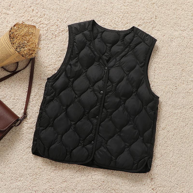 Autumn and winter new light rhombus V-neck vest slim fit inner thermal vest fashionable outer coat tide