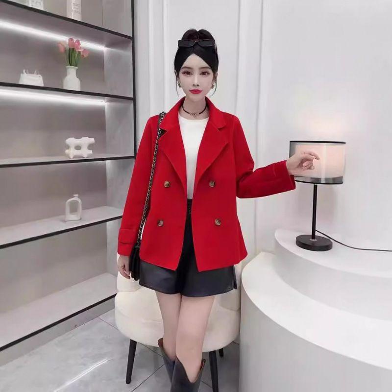 Stylish Double-faced Velvet Coat for Women, Short Petite Slimming Autumn and Winter Outerwear with Fashionable Lapel