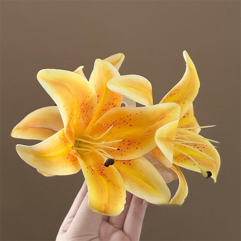 Simulated Serene Charm Purple Lily Flower Grab Clip Hairpin Femininity Disc Hair Shark Clip Atmosphere Elegant Charm Hair Accessories