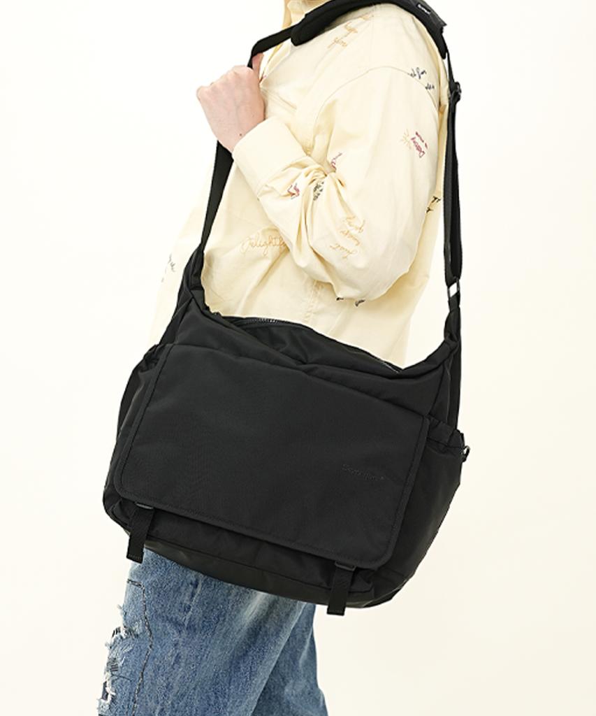 Scoupe Kimu Ki-Hoon X Scoupe Authentic Messenger Bag