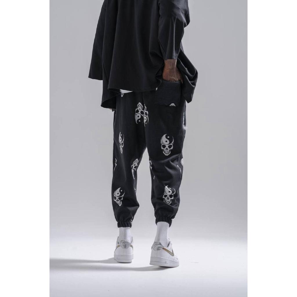 Unisex Shawar With Elastic Waist.