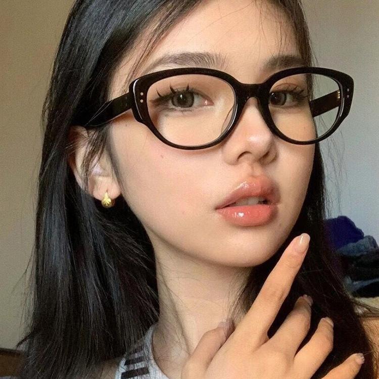 Cat's eye black frame plain artifact European and American retro ins small frame myopia eyes can be equipped with degree glasses frame female tide